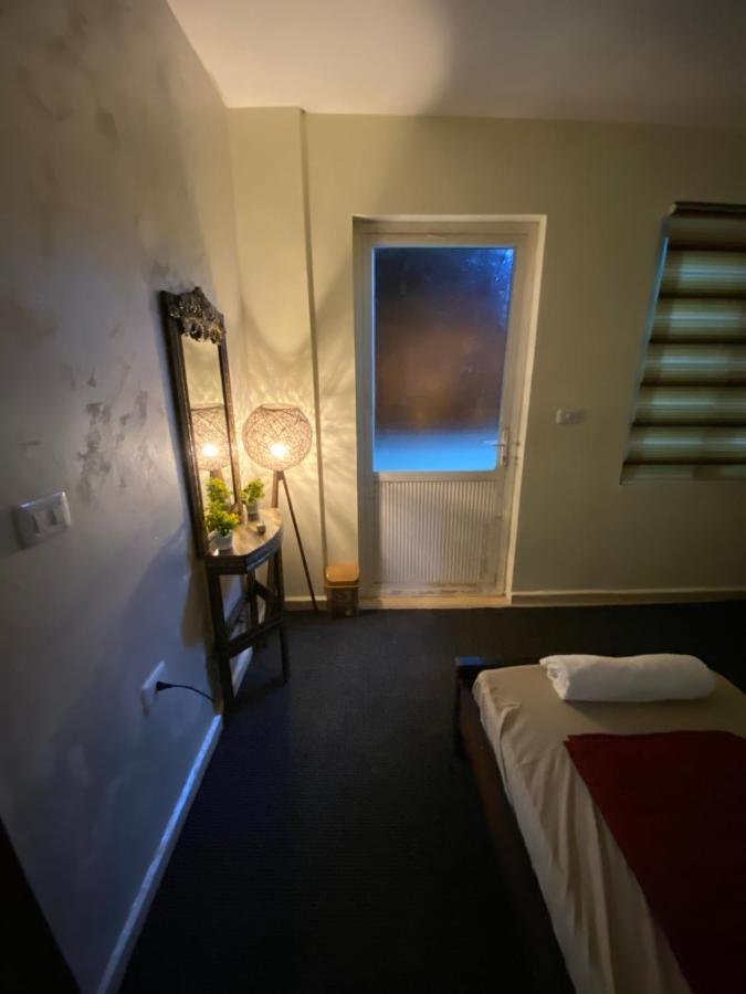 Hustle'S Look Bed & Breakfast Wadi Musa Exterior photo