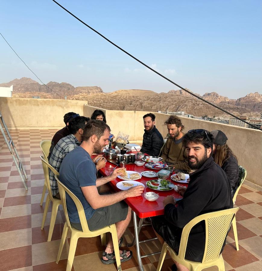 Hustle'S Look Bed & Breakfast Wadi Musa Exterior photo